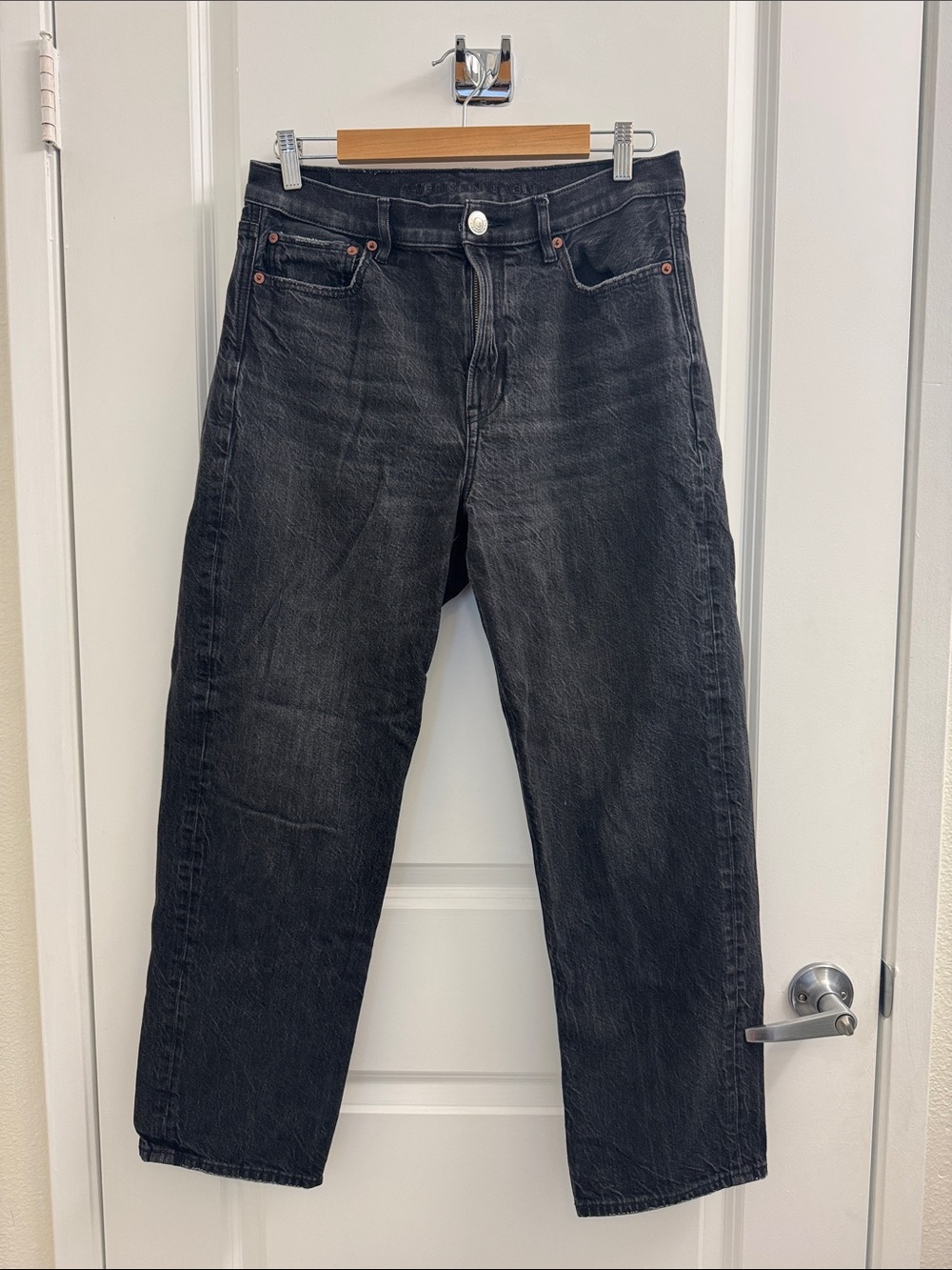 American Eagle Outfitters Women's Washed Black Straight-Leg Jeans
